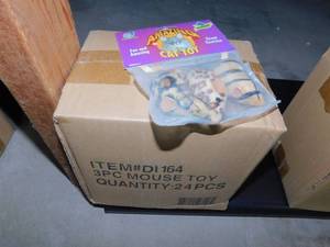 lot 27 image: 24 New Amazing Catnip Mouse Toys