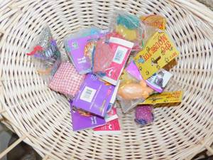 lot 30 image: Assortment of New Cat Toys