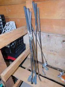 lot 45 image: 9 Vintage Golf Clubs