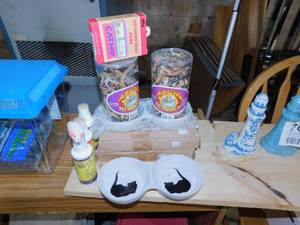 lot 77 image: New Pet Supplies