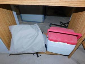 lot 78 image: Coleman Cooler  Kurgo