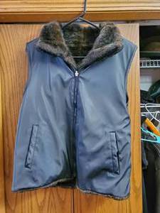 lot 43 image: Ladies Reversible Vest