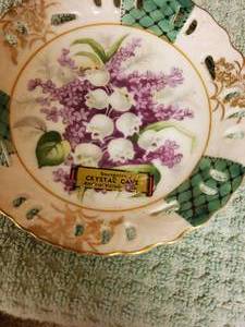 lot 76 image: Tea cup saucer set.