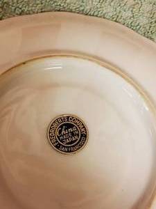 lot 74 image: Tea cup saucer set.