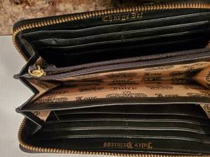 lot 27 image: Juicy Couture Ladies Billfold