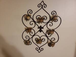lot 14 image: Decorative Multiple Tea Light Wall Sconce