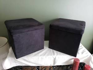 lot 35 image: Storage Foot Rests