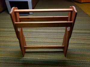 lot 57 image: Quilt  Blanket Stand