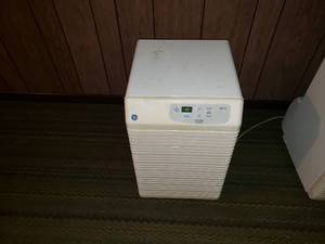 lot 74 image: GE 30 Pint Dehumidifier