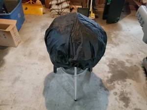lot 82 image: Weber Charcoal Grill