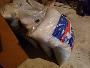 lot 87 image: 3 50lb Bags of Rid Ice