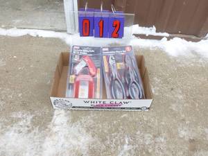 lot 12 image: Flat of new tools. As shown.