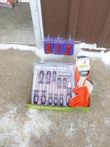 lot 13 image: Flat of new tools. As shown.