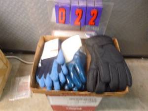 lot 22 image: Flat of new gloves. As shown.