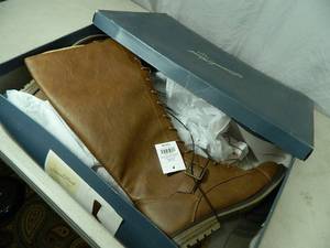 New Womens Size 9.5 Boots