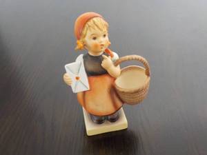 lot 3 image: Meditation Hummel Girl Figurine fr...
