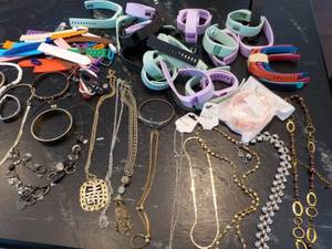 lot 7 image: Fitbit Bands, Jewelry and Craft Jew...