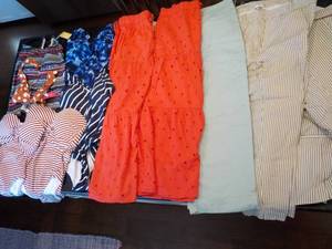 lot 8 image: New with Tags Clothing from New Day...