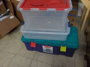 lot 30 image: 3 Storage Tubs, one is self locking...