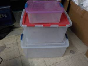 lot 32 image: 3 Storage Tubs, one is self locking...