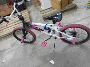 lot 48 image: Kent Trouble Bike...