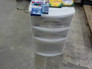 lot 50 image: 3 Drawer Plastic Storage and Conten...