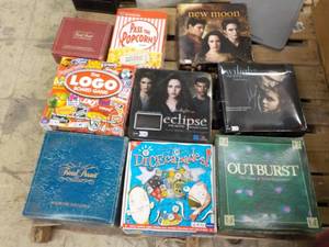 lot 58 image: Games and Puzzles...