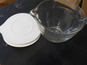 lot 72 image: Pampered Chef Measuring Pitcher...
