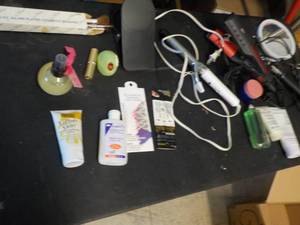 lot 83 image: Curling Irons, Makeup Brushes and m...
