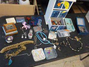 lot 84 image: Jewelry Lot...