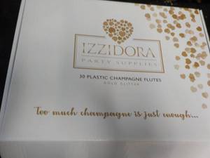 lot 128 image: 30 Izzidora Plastic Champagne Flute...