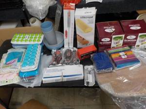 lot 151 image: Kitchen Supplies-Fat and Gravy Sepa...