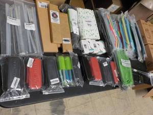lot 157 image: Lot of Straws...