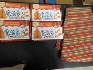 lot 161 image: 3D Christmas Cookie Cutter Set and ...