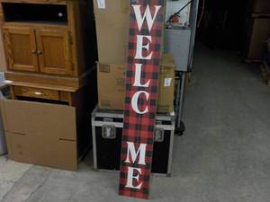 lot 226 image: Welcome Wood Sign needs the O, 9 x...