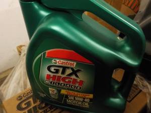 lot 239 image: 1 Gallon GTX High Milage SAE10W-40 ...
