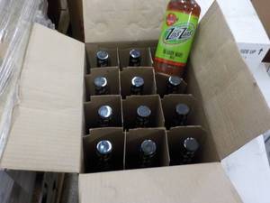 lot 253 image: 12 - 32 oz Bottle Zing Zang Bloody ...