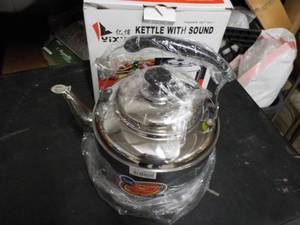 lot 274 image: YIXINJINGPIN Kettle with Sound...