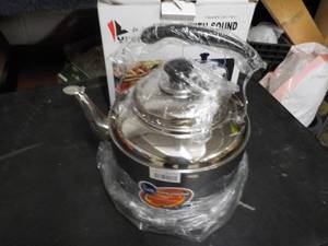 lot 278 image: YIXINJINGPIN Kettle with Sound...