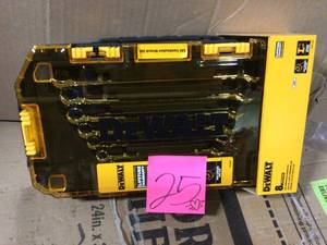 lot 25 image: SAE Combination Wrench Set (8-Piece) by DEWALT in good condition 