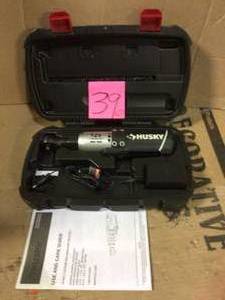 lot 39 image: 38 in. Drive 12-Volt Lithium-Ion Cordless Ratchet by Husky in good condition 