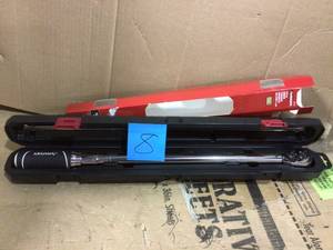 50 ft.lbs. to 250 ft.lbs. 12 in. Drive Torque Wrench by Husky in good condition&nbsp