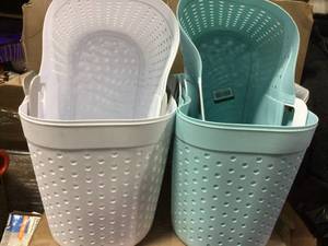 TEAL &amp WHITE FLEX BASKET in good condition&nbsp