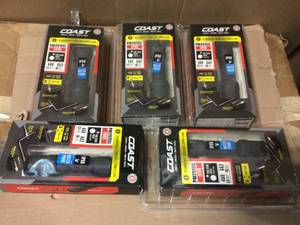 Polysteel 400R 400 Lumen Rechargeable Waterproof LED Flashlight with Twist Focus by Coast in good condition&nbsp