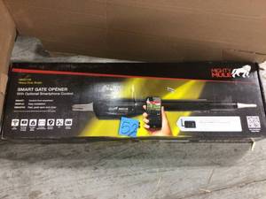 Heavy Duty Single Swing Gate Opener Smart and Solar Capable by Mighty Mule in good condition&nbsp