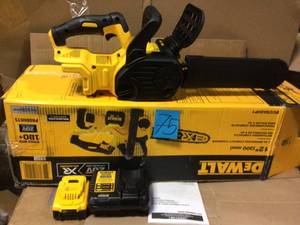 12 in. 20V MAX Lithium-Ion Cordless Brushless Chainsaw with (1) 5.0Ah Battery and Charger Included by DEWALT in good condition&nbsp