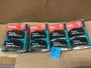 18-Volt LXT Lithium-Ion High Capacity Battery Pack 5.0 Ah with LED Charge Level Indicator (2-Pack) by Makita in good condition&nbsp
