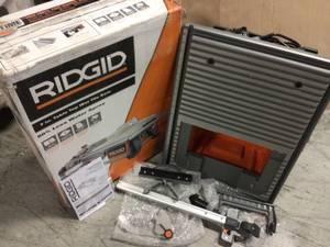 6.5 Amp Corded 7 in. Table Top Wet Tile Saw by RIDGID in good condition&nbsp
