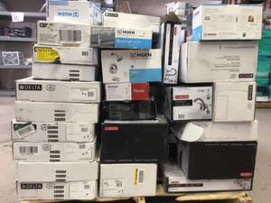PALLET WITH MIX BRAND  FAUCETS costumer Returns unispected unit