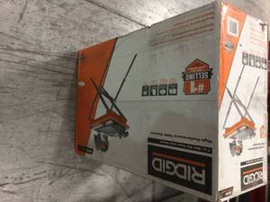 9 Amp Corded 7 in. Wet Tile Saw with Stand by RIDGID in good conditions